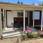petite terrasse pour des repas ensoleill&eacute;s