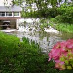 Petit salon, vue cascade
G&icirc;te Moulin de Feuyas - &agrave; SAINT-ROMAIN-ET-SAINT-CLEMENT