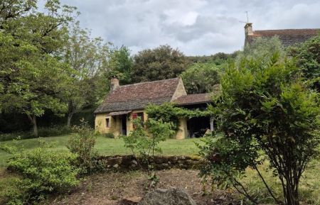 Arrivée au gite depuis chemin privé Gîte n°24G413 Bézenac - Dordogne - Arrivée au gite depuis chemin privé